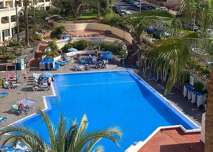 The Poolside Haven, Azure Dreams *