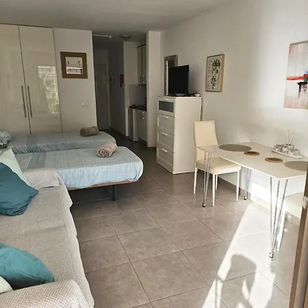 Apartamento The Poolside Haven, Azure Dreams *