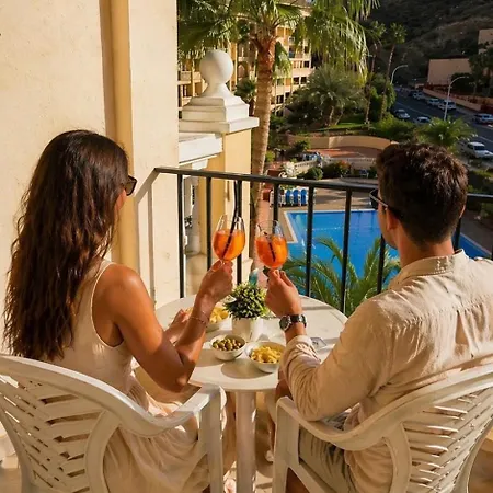 Daire The Poolside Haven, Azure Dreams Los Cristianos (Tenerife)