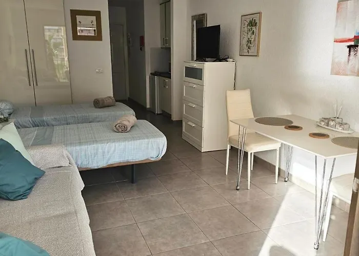 Appartamento The Poolside Haven, Azure Dreams *