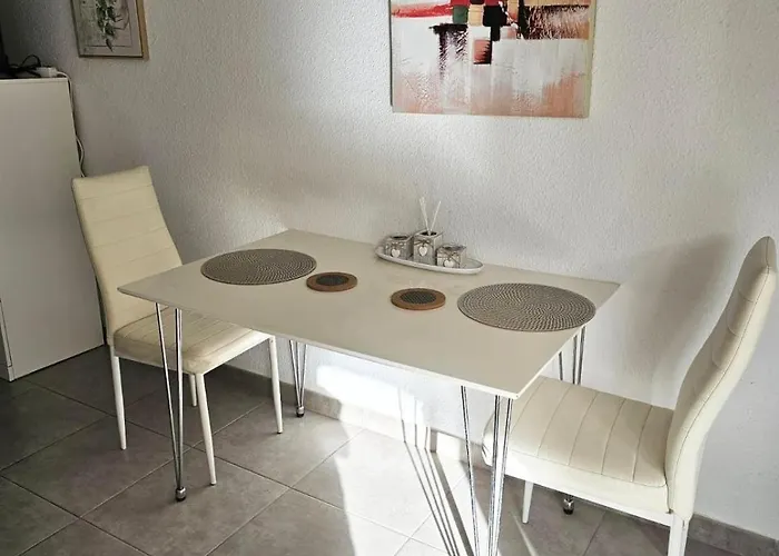 Appartamento The Poolside Haven, Azure Dreams