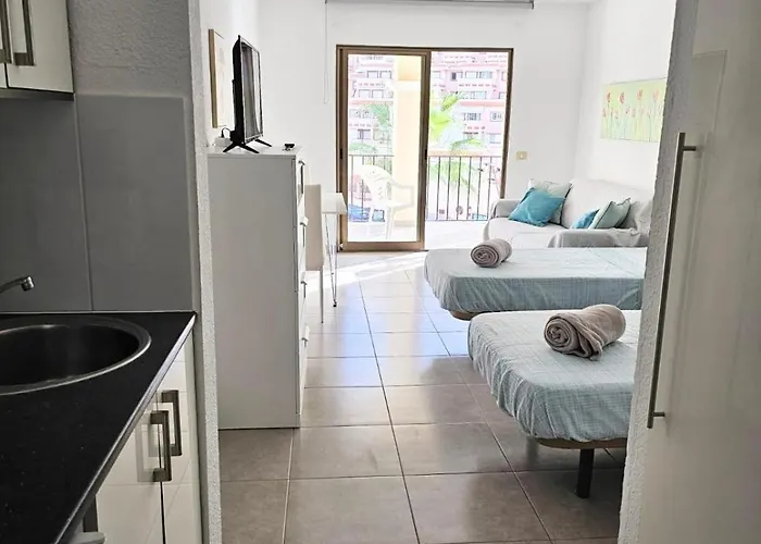 The Poolside Haven, Azure Dreams Apartment Los Cristianos (Tenerife)